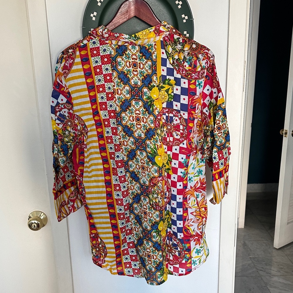 Colorful Patterned Button-Up Shirt - Picture 4 of 4